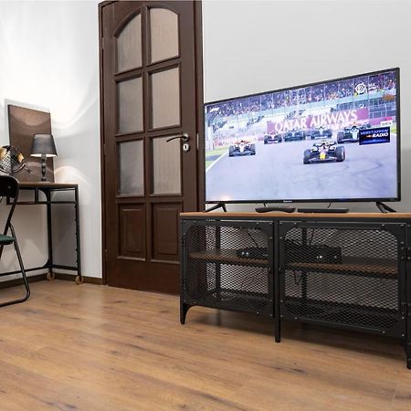Green Goblin Apartment With Free Private Parking Budapest Exterior photo