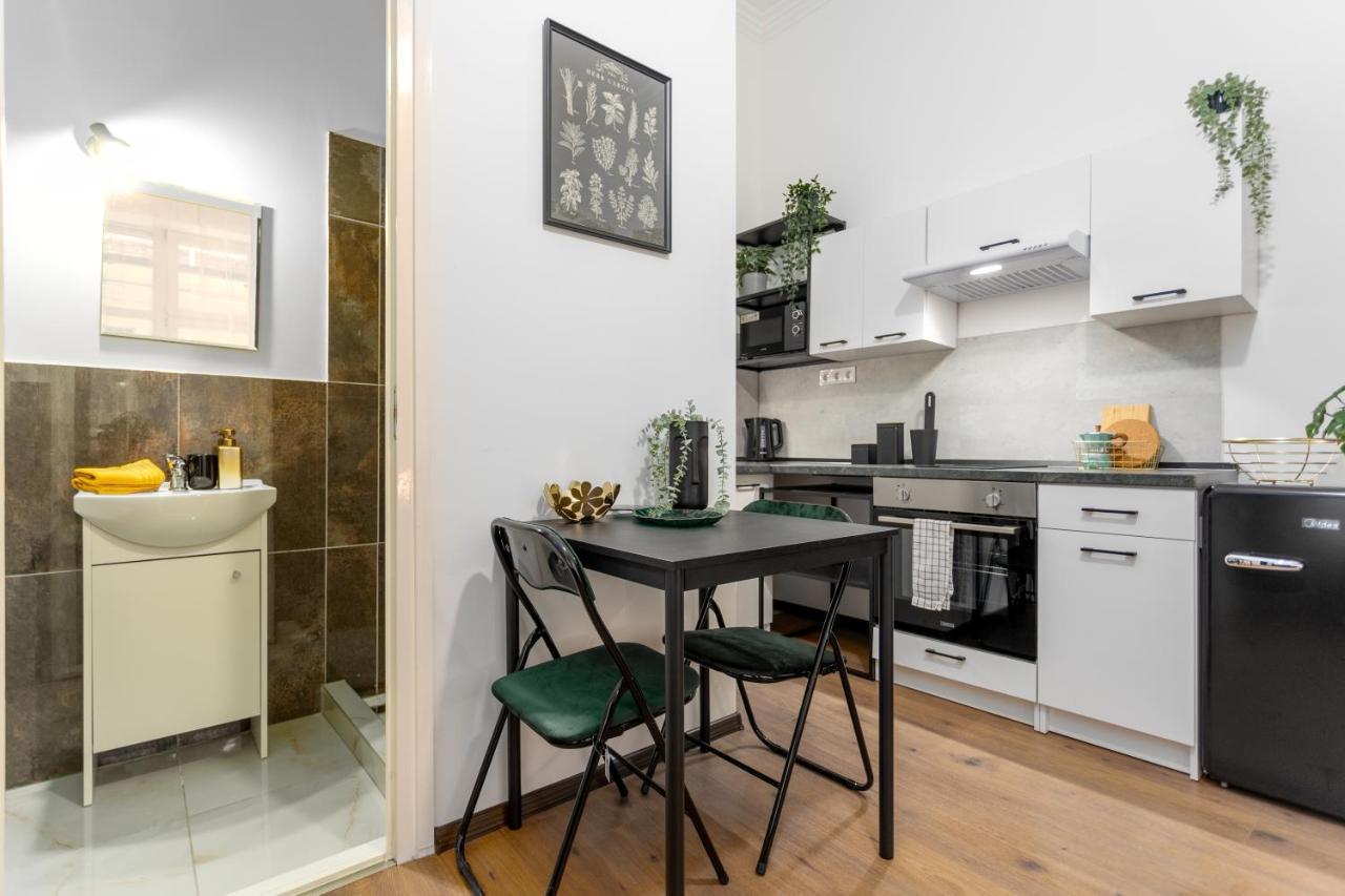 Green Goblin Apartment With Free Private Parking Budapest Exterior photo
