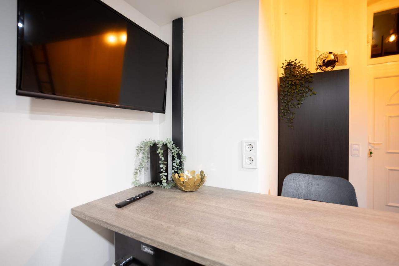 Green Goblin Apartment With Free Private Parking Budapest Exterior photo