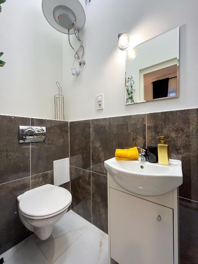 Green Goblin Apartment With Free Private Parking Budapest Exterior photo