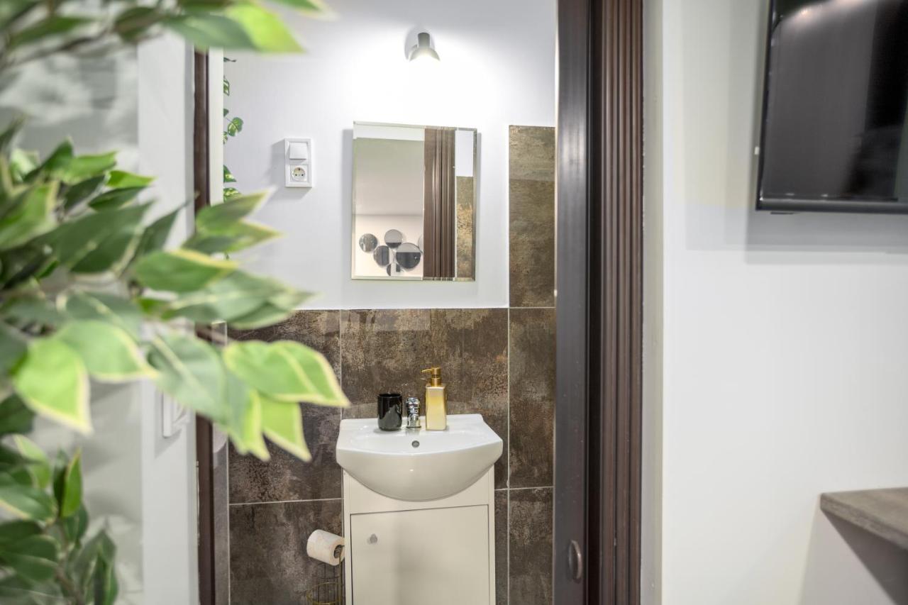Green Goblin Apartment With Free Private Parking Budapest Exterior photo